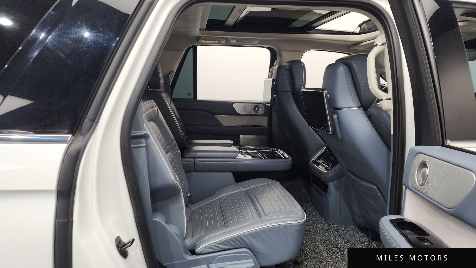 Lincoln Navigator 2020 — миниатюра 12