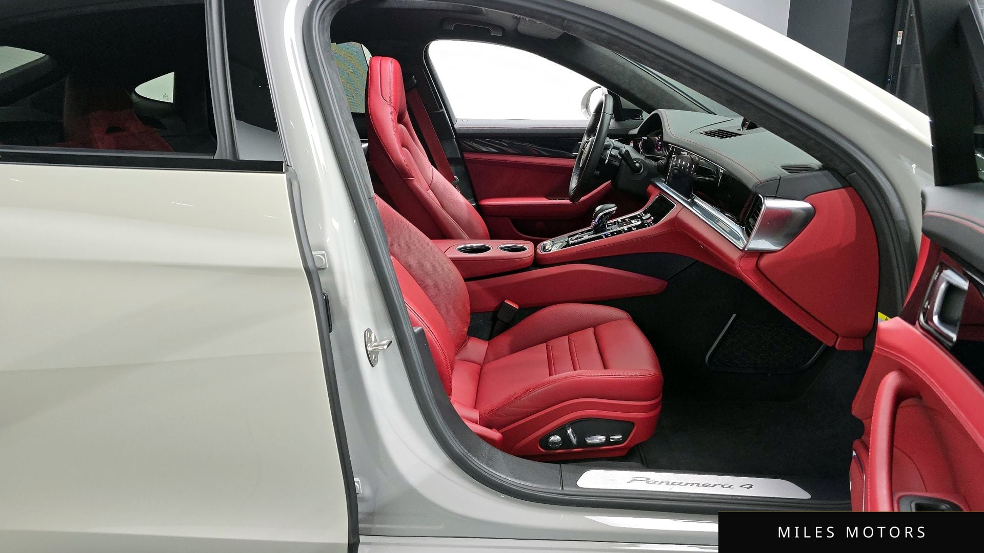 Porsche Panamera 2021 — миниатюра 11