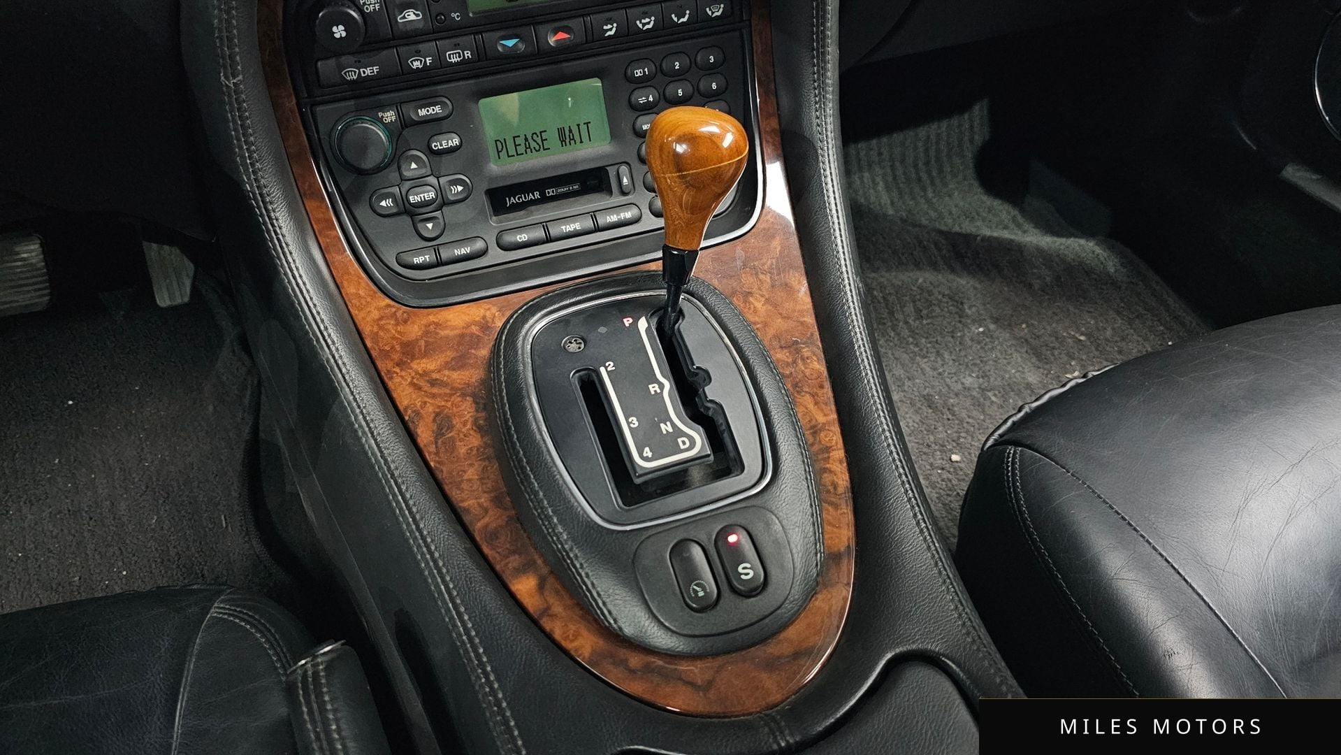 Jaguar 다임러 2002 — миниатюра 9