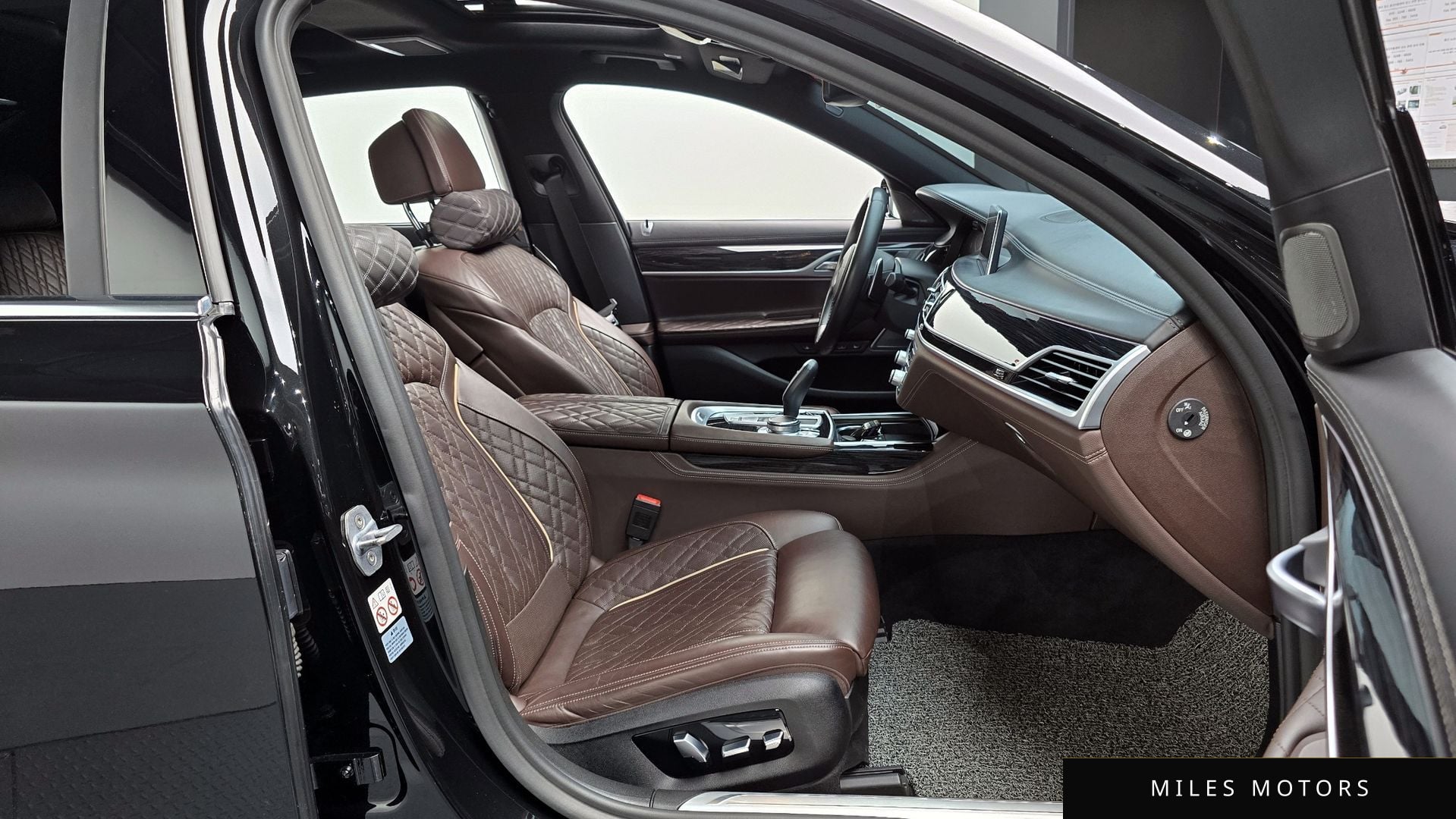 BMW 7 Series (G11) 2020 — миниатюра 10