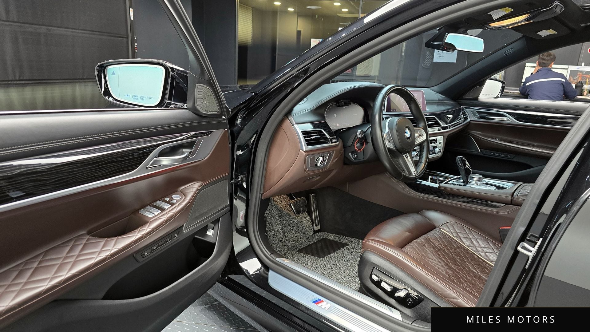 BMW 7 Series (G11) 2020 — миниатюра 11