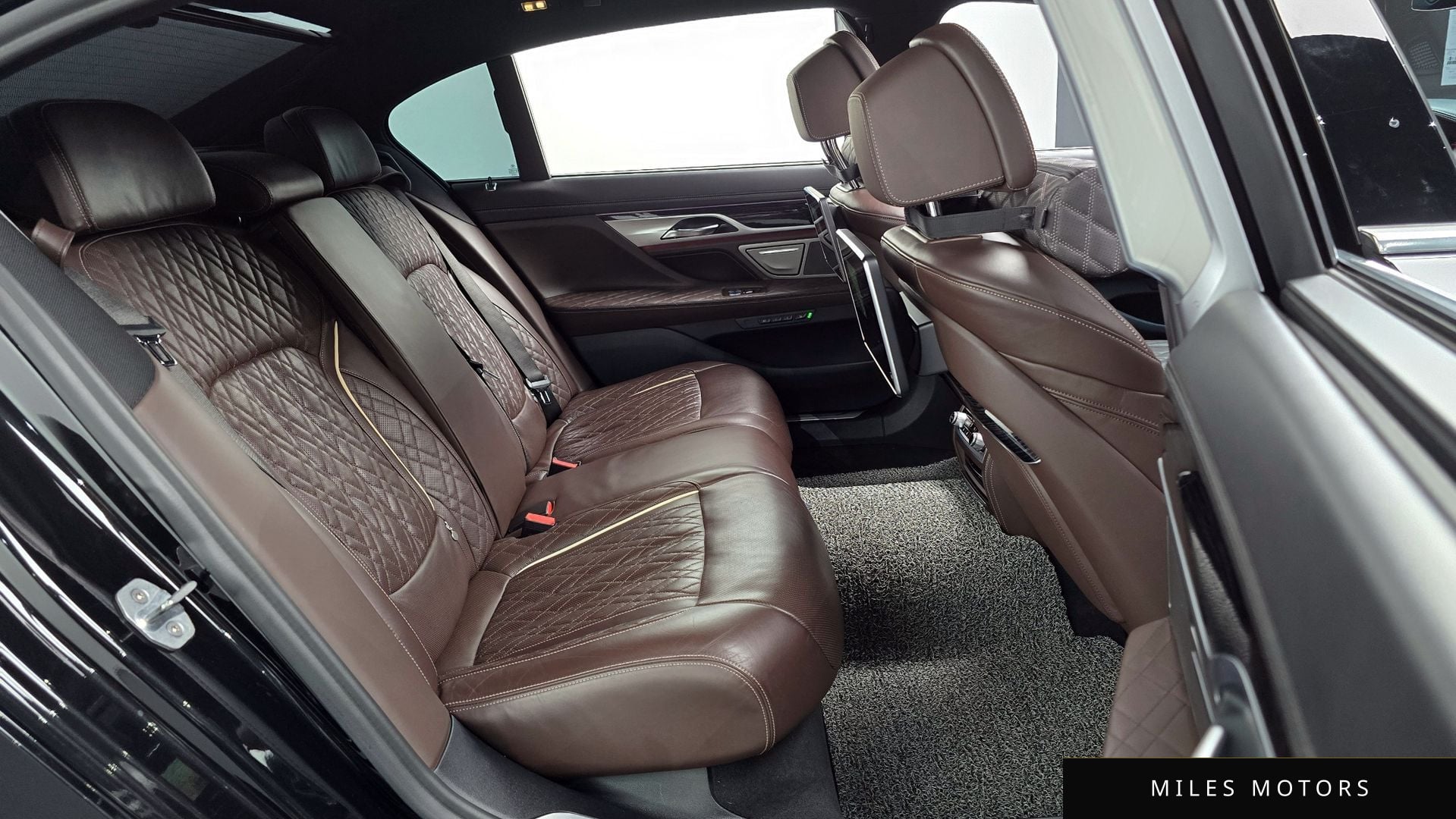 BMW 7 Series (G11) 2020 — миниатюра 12