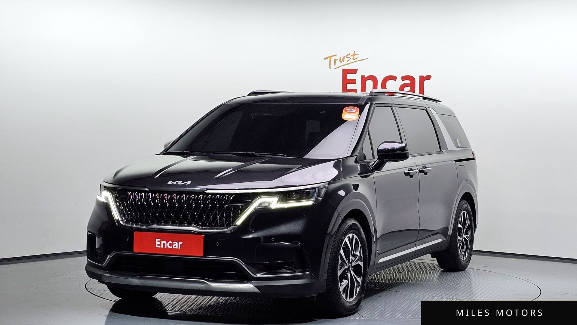 Kia Carnival 2022 — фото 1 из 12