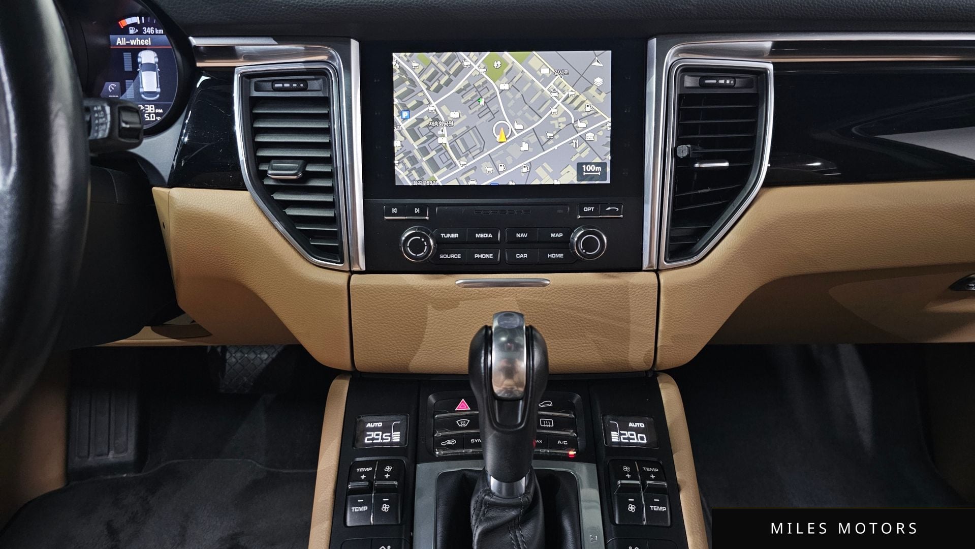 Porsche Macan 2017 — миниатюра 14