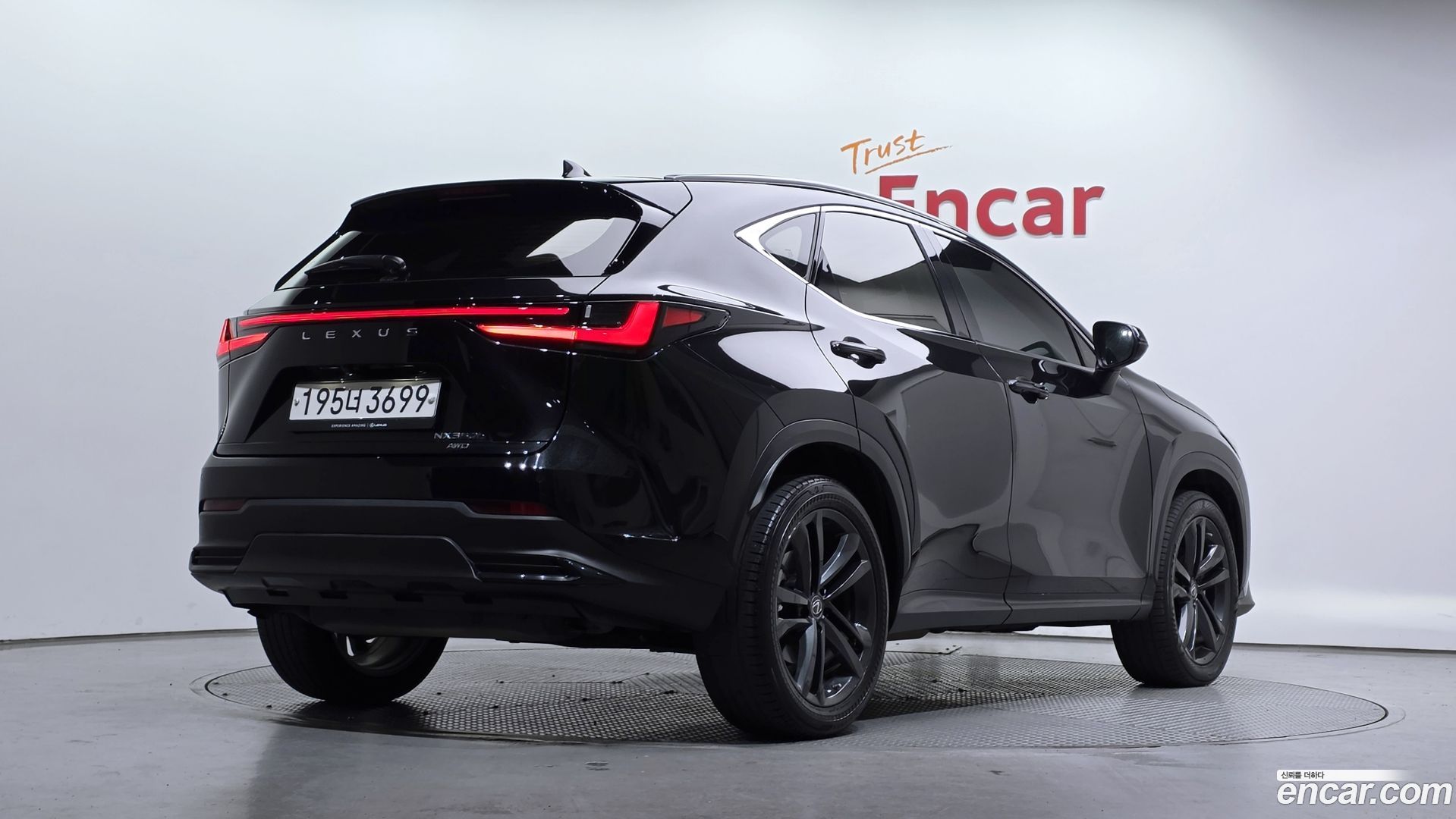 Лексус NX350h 2023 — миниатюра 2