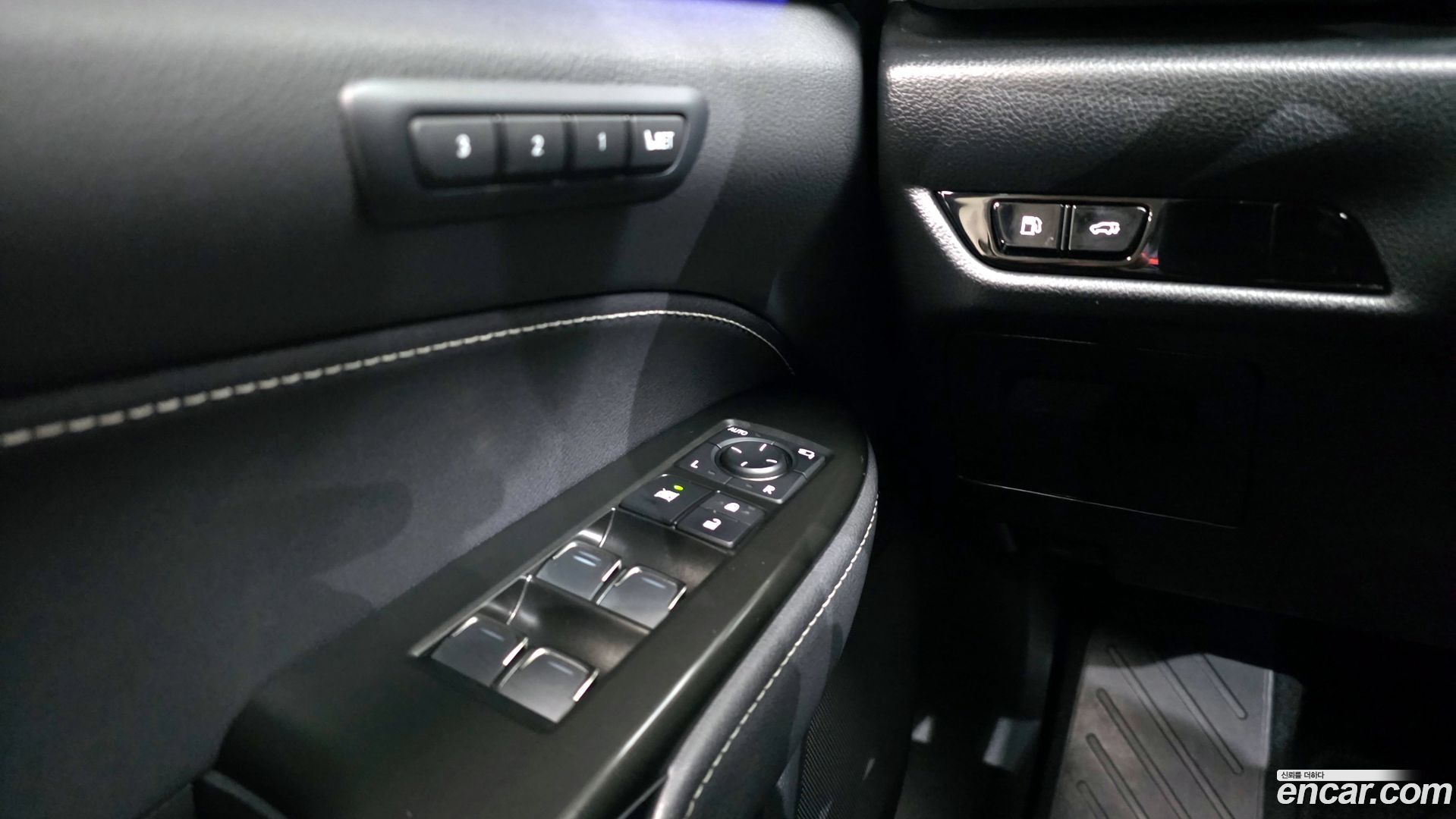 Лексус NX350h 2023 — миниатюра 17