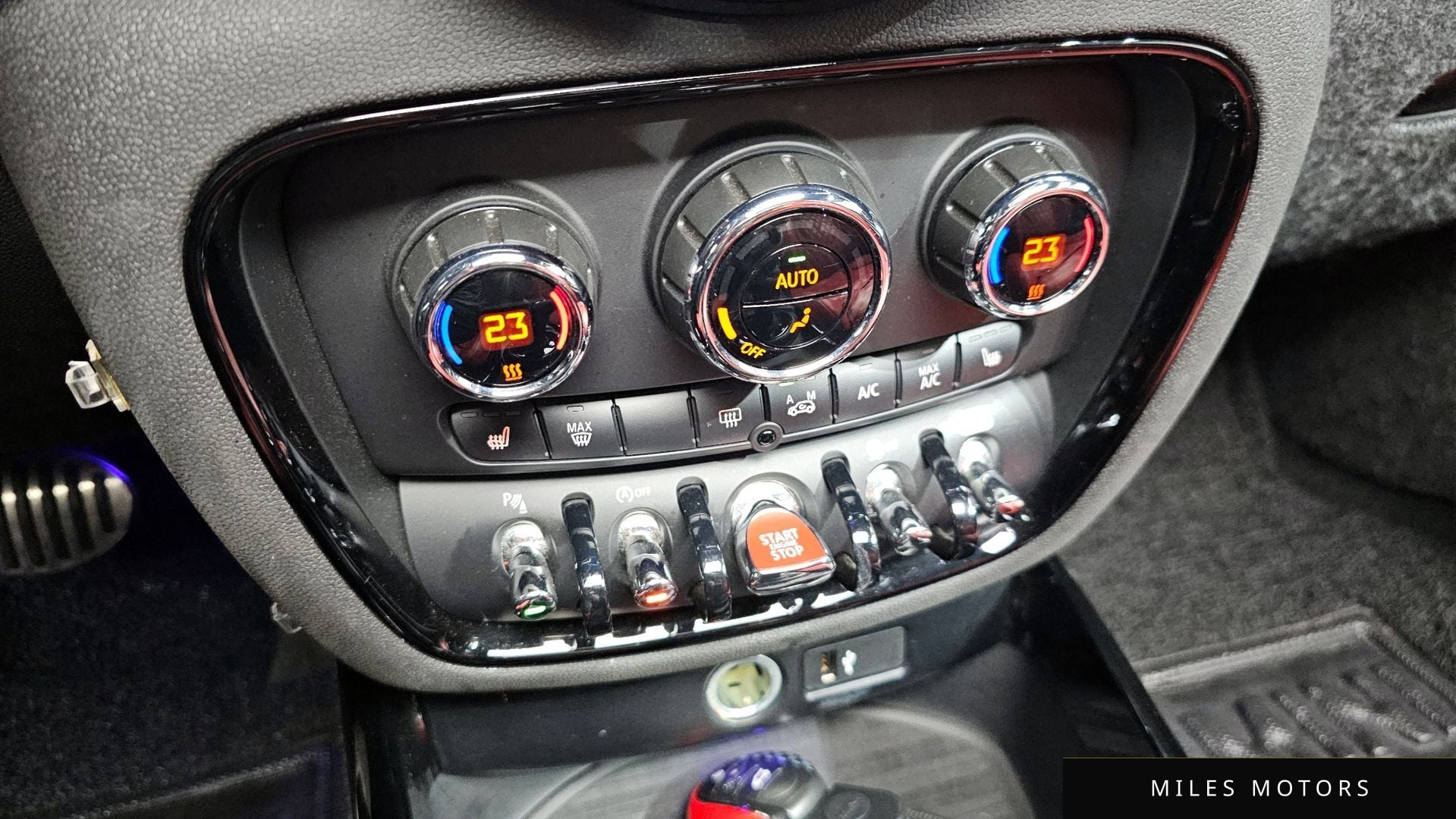 MINI 쿠퍼 S 클럽맨 2023 — миниатюра 17