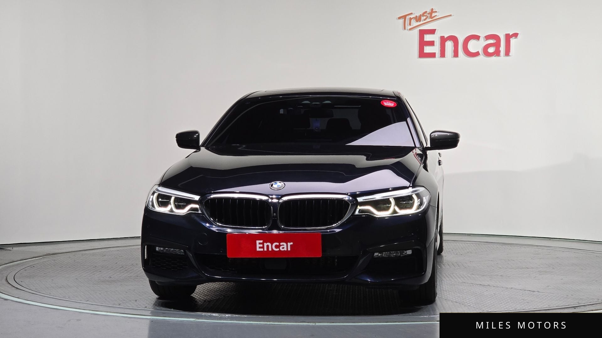 BMW 5 Series (G30) 2018 — миниатюра 3