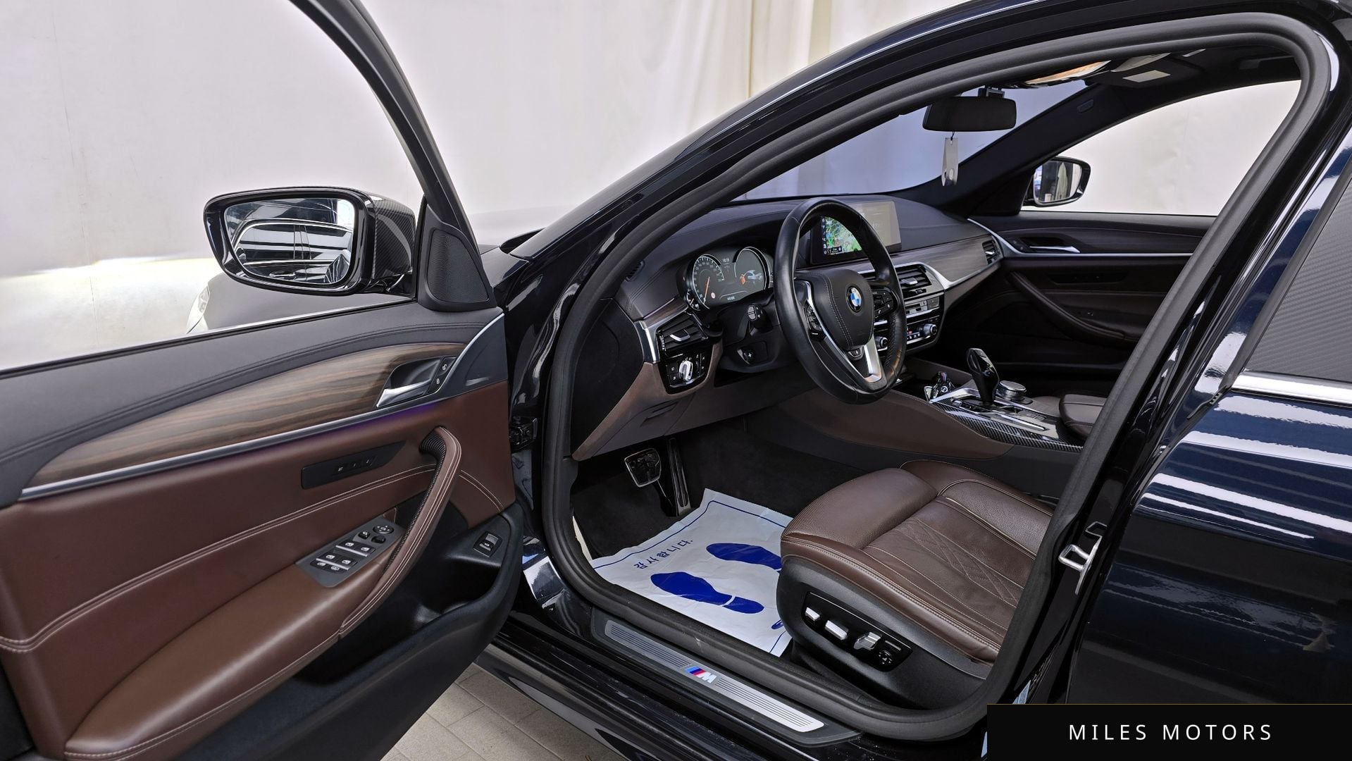 BMW 5 Series (G30) 2018 — миниатюра 10