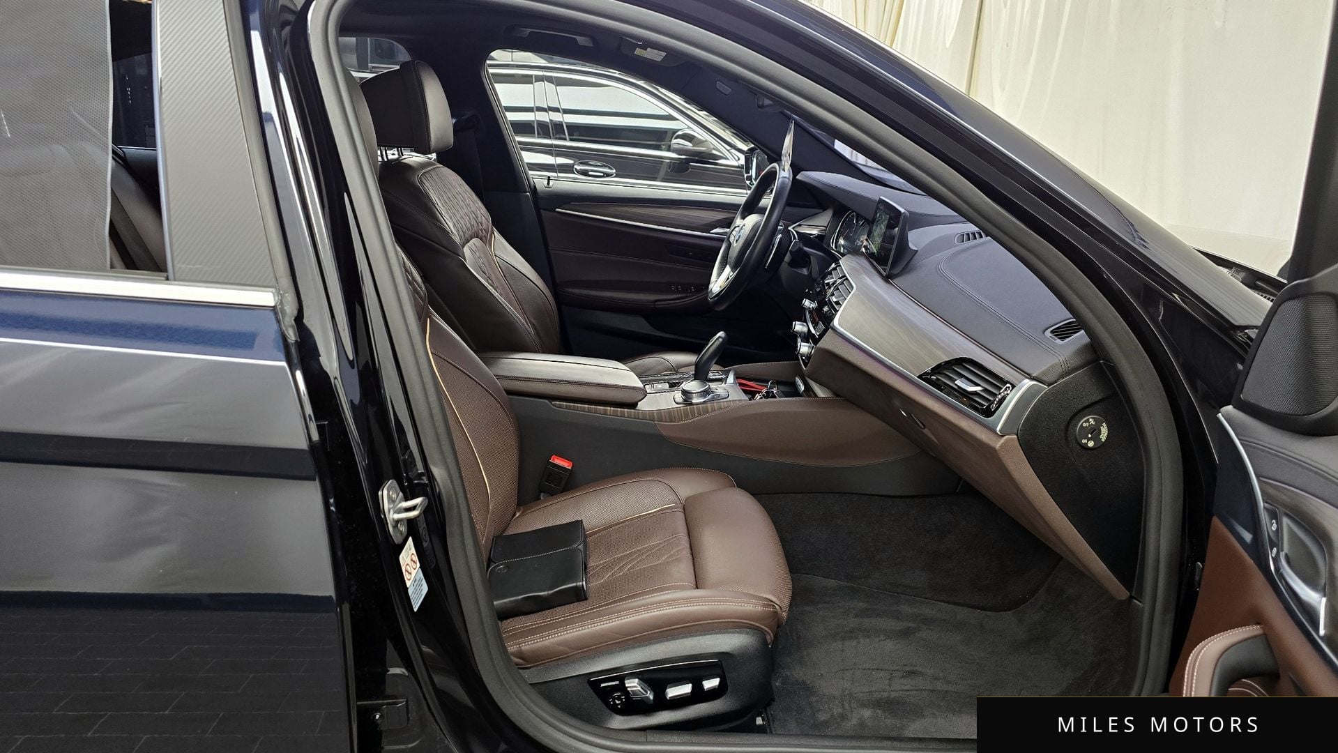 BMW 5 Series (G30) 2018 — миниатюра 11