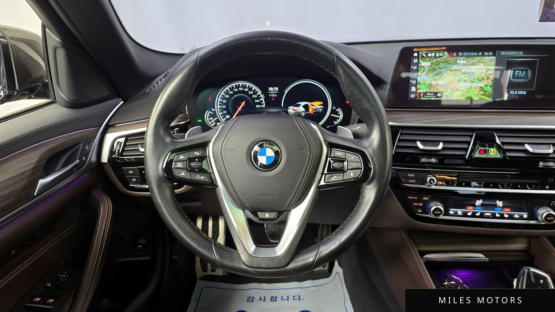 BMW 5 Series (G30) 2018 — миниатюра 13