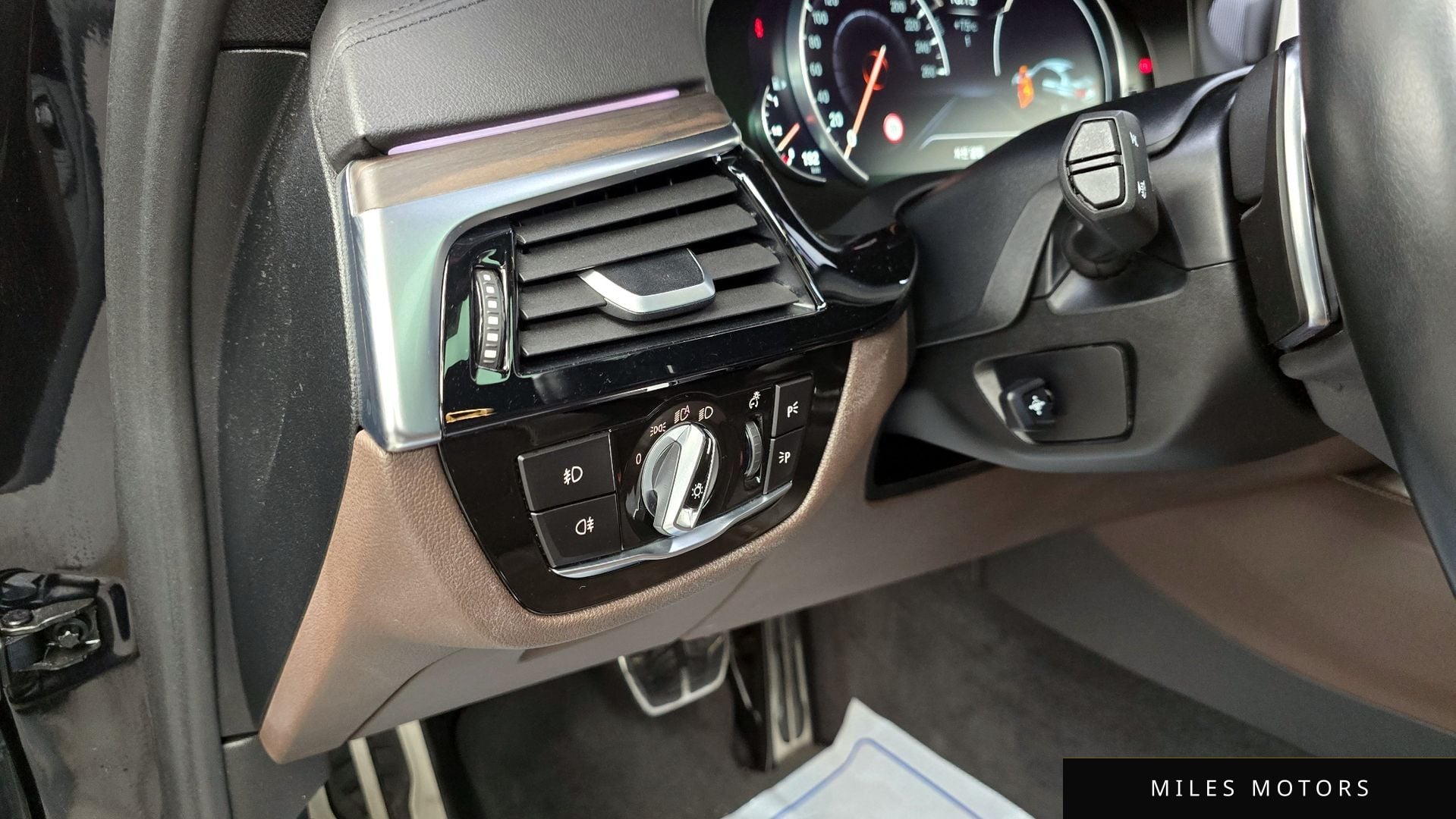 BMW 5 Series (G30) 2018 — миниатюра 16