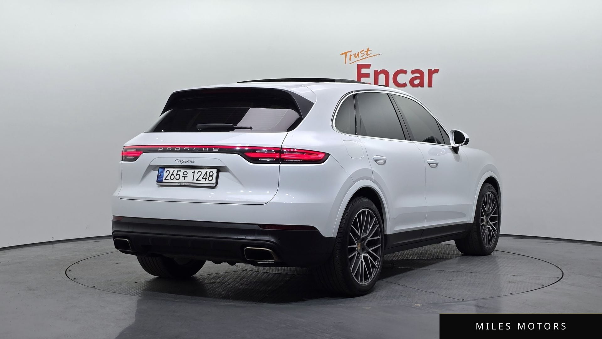 Porsche Cayenne 2022 — миниатюра 2