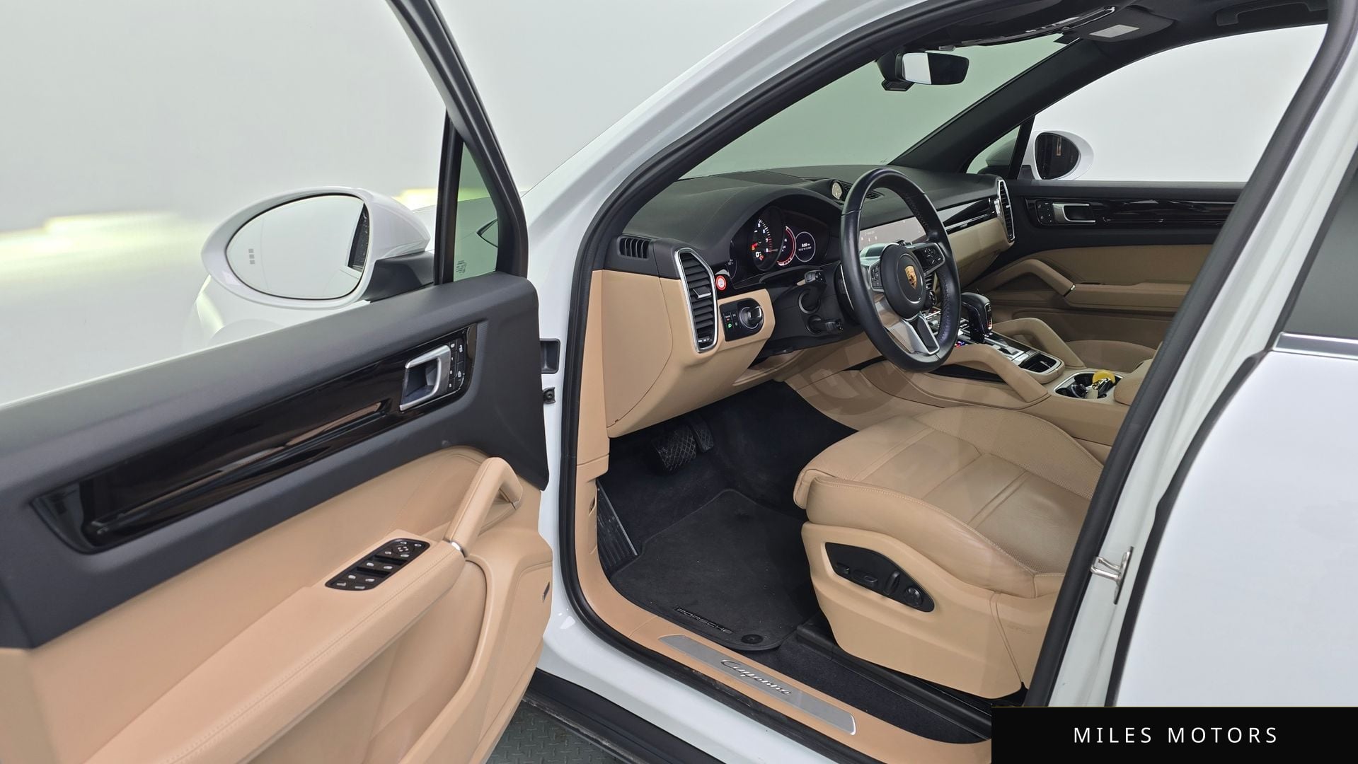 Porsche Cayenne 2022 — миниатюра 10