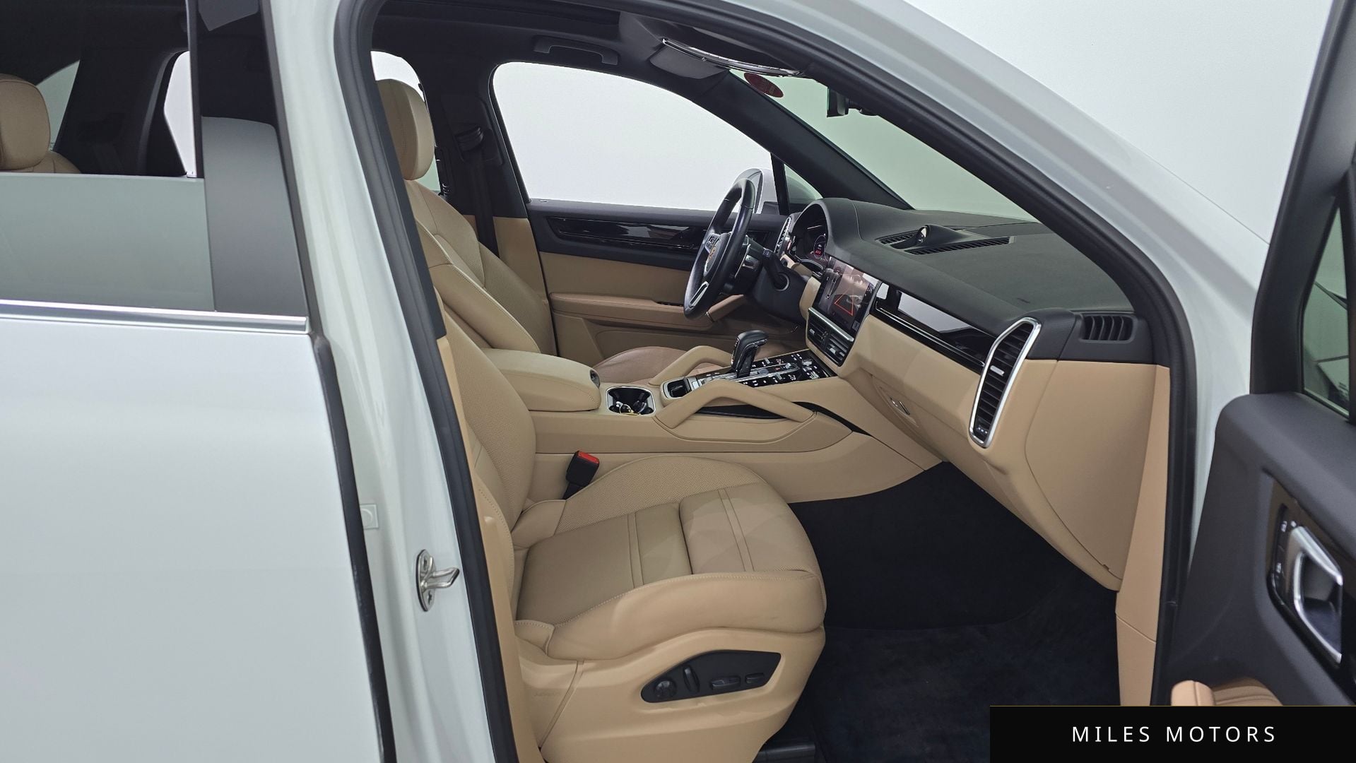 Porsche Cayenne 2022 — миниатюра 11