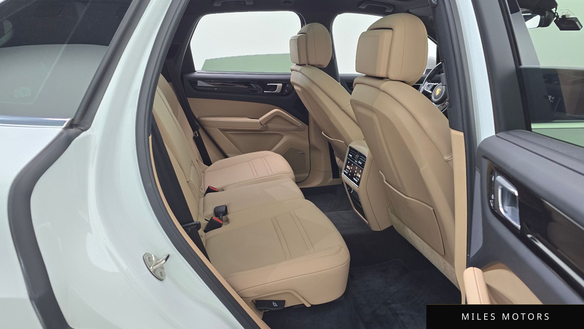 Porsche Cayenne 2022 — миниатюра 12