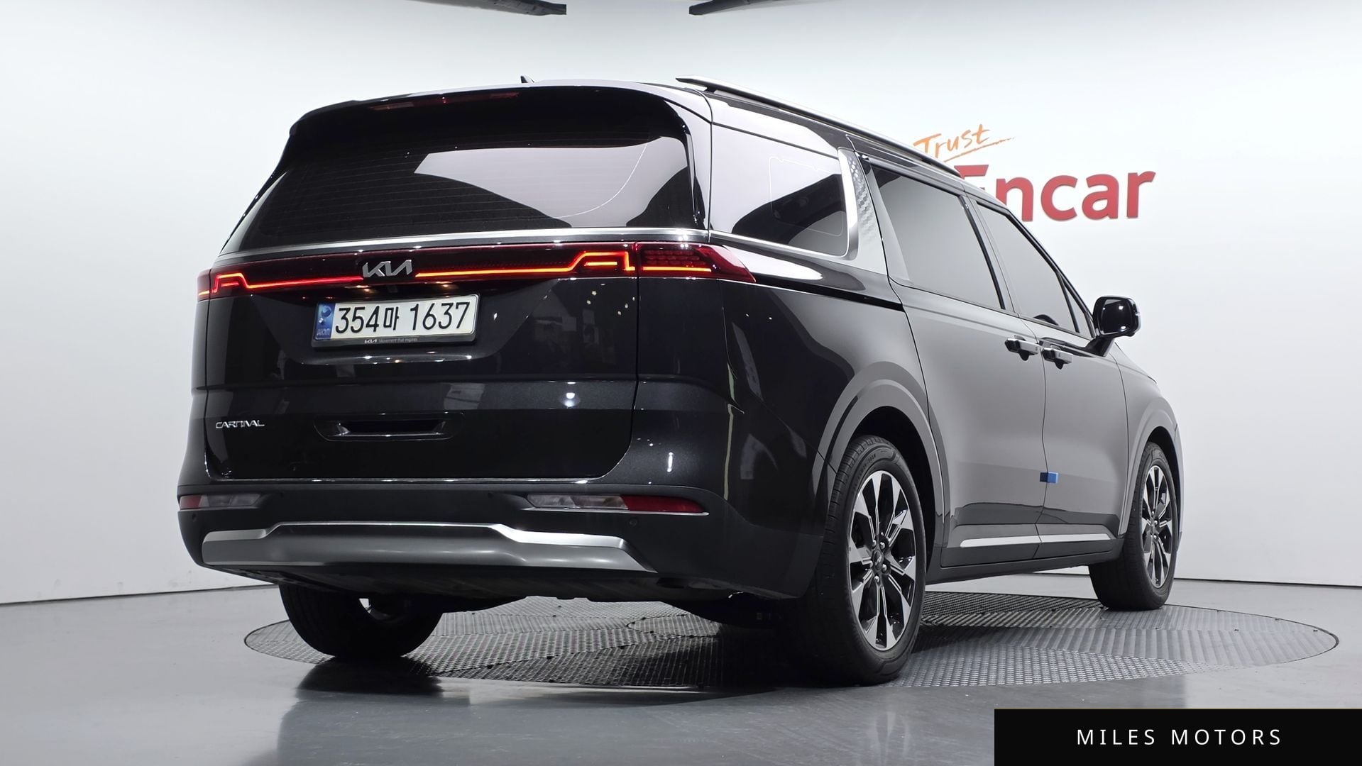 Kia Carnival 2023 — миниатюра 2