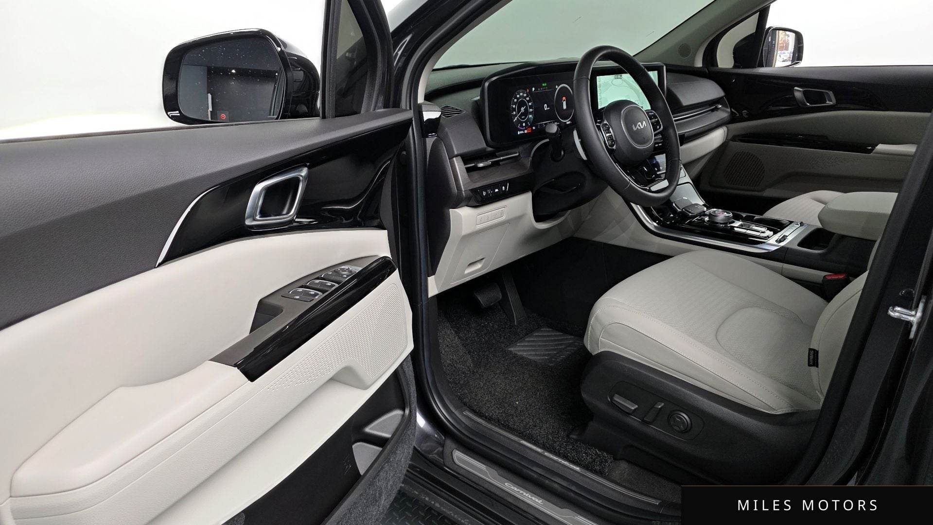 Kia Carnival 2023 — миниатюра 11