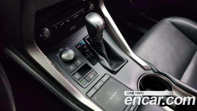 Лексус NX300h 2018 — миниатюра 9