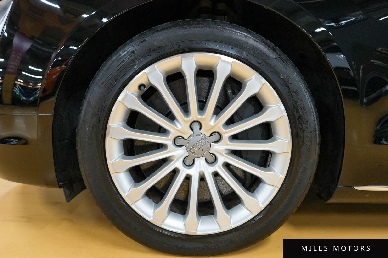 Audi A8 2011 — миниатюра 5