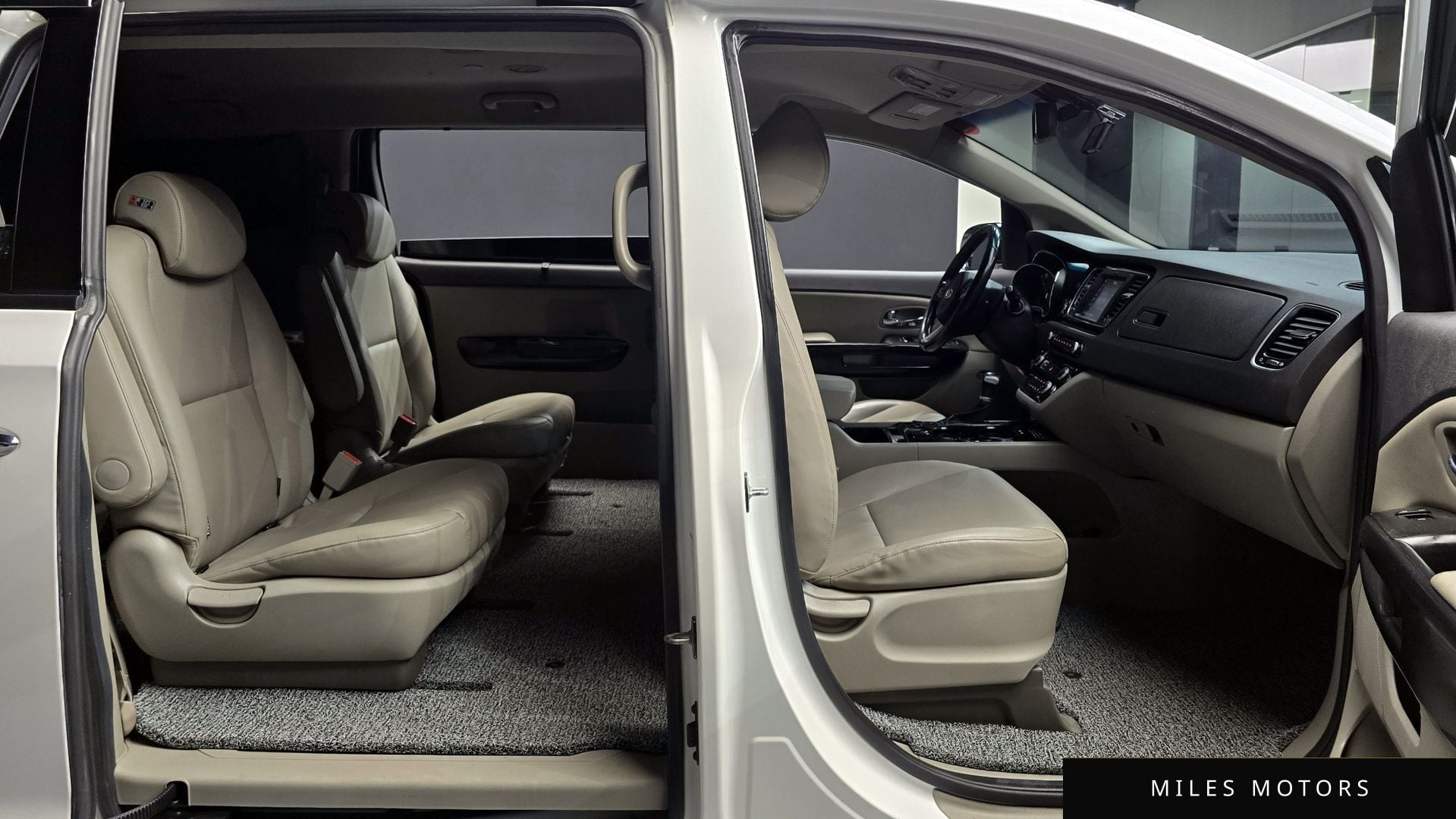 Kia Canival 2017 — миниатюра 10