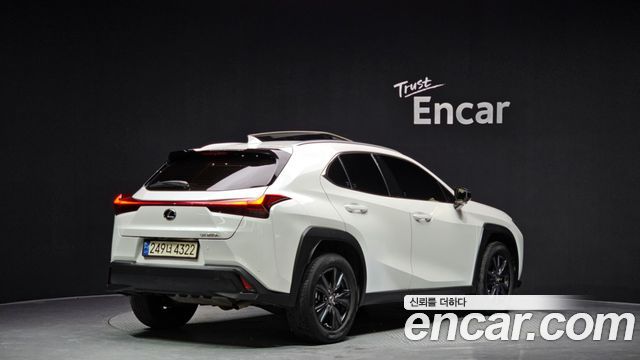 Лексус UX250h 2024 — миниатюра 2