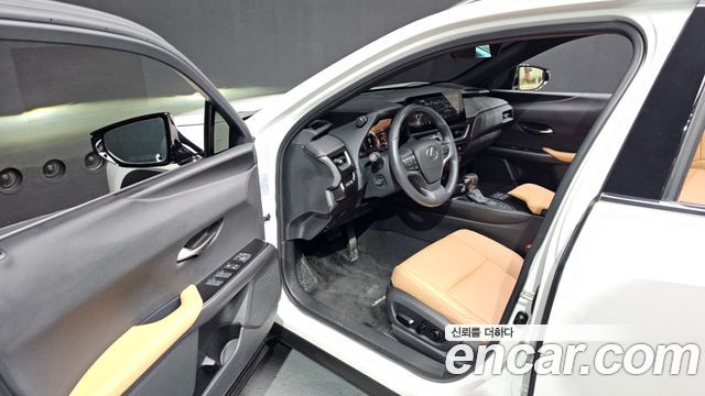 Лексус UX250h 2024 — миниатюра 10