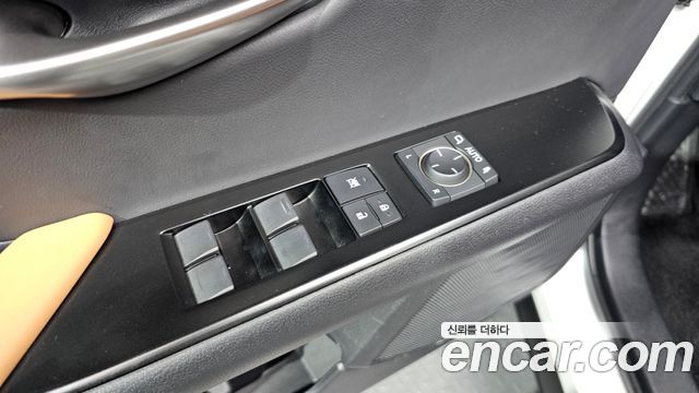 Лексус UX250h 2024 — миниатюра 17