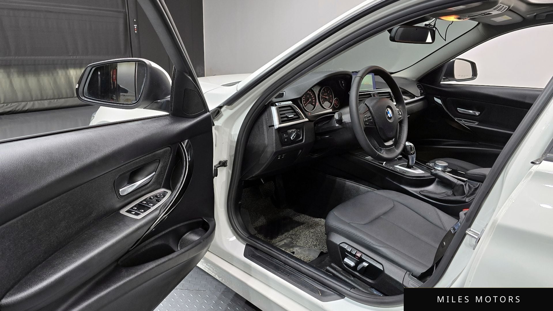BMW 3 Series (F30) 2018 — миниатюра 10