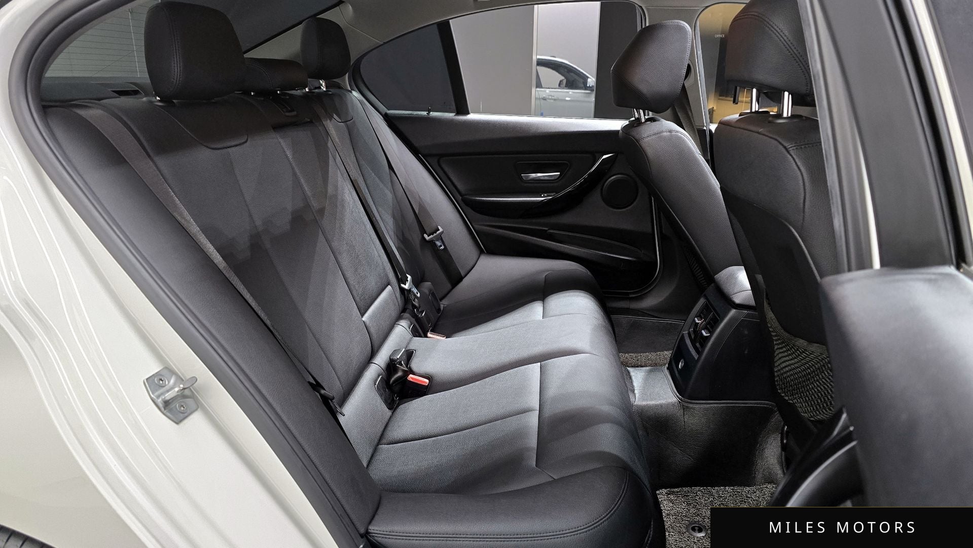 BMW 3 Series (F30) 2018 — миниатюра 12