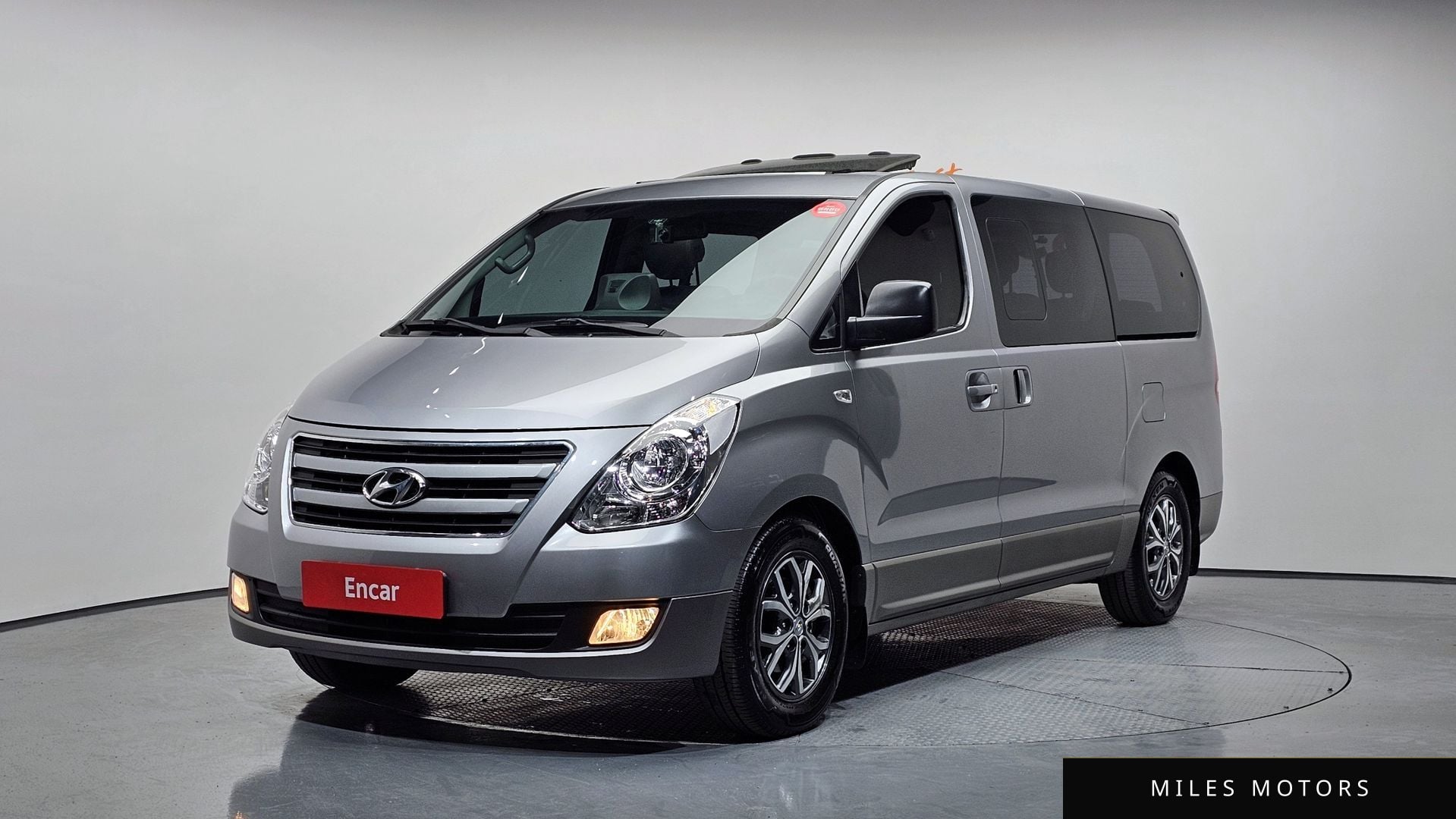 Hyundai Starex 2016 — фото 1 из 12