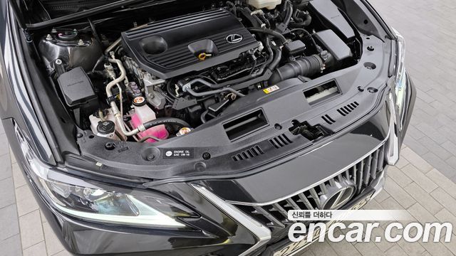 Лексус ES300h 2023 — миниатюра 6