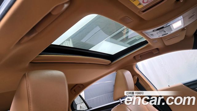 Лексус ES300h 2023 — миниатюра 17