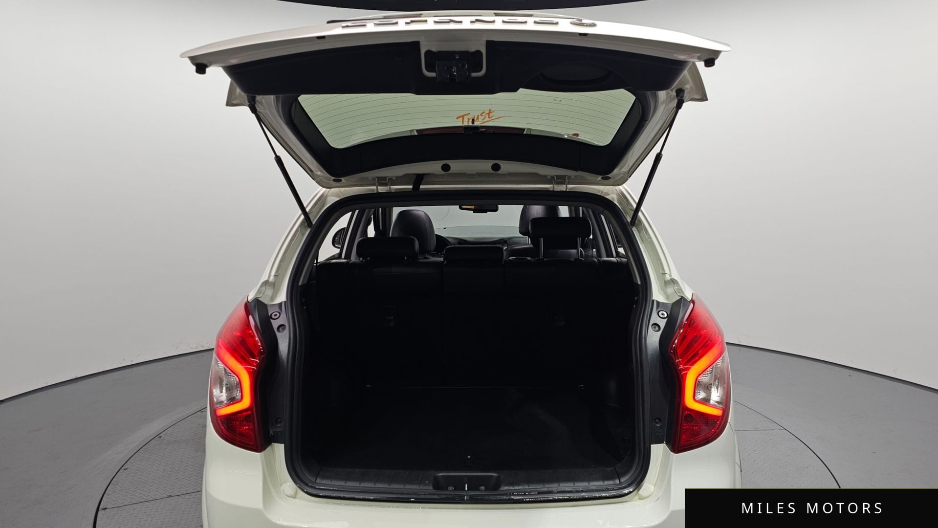 KG Mobility KORANDO 2015 — миниатюра 20