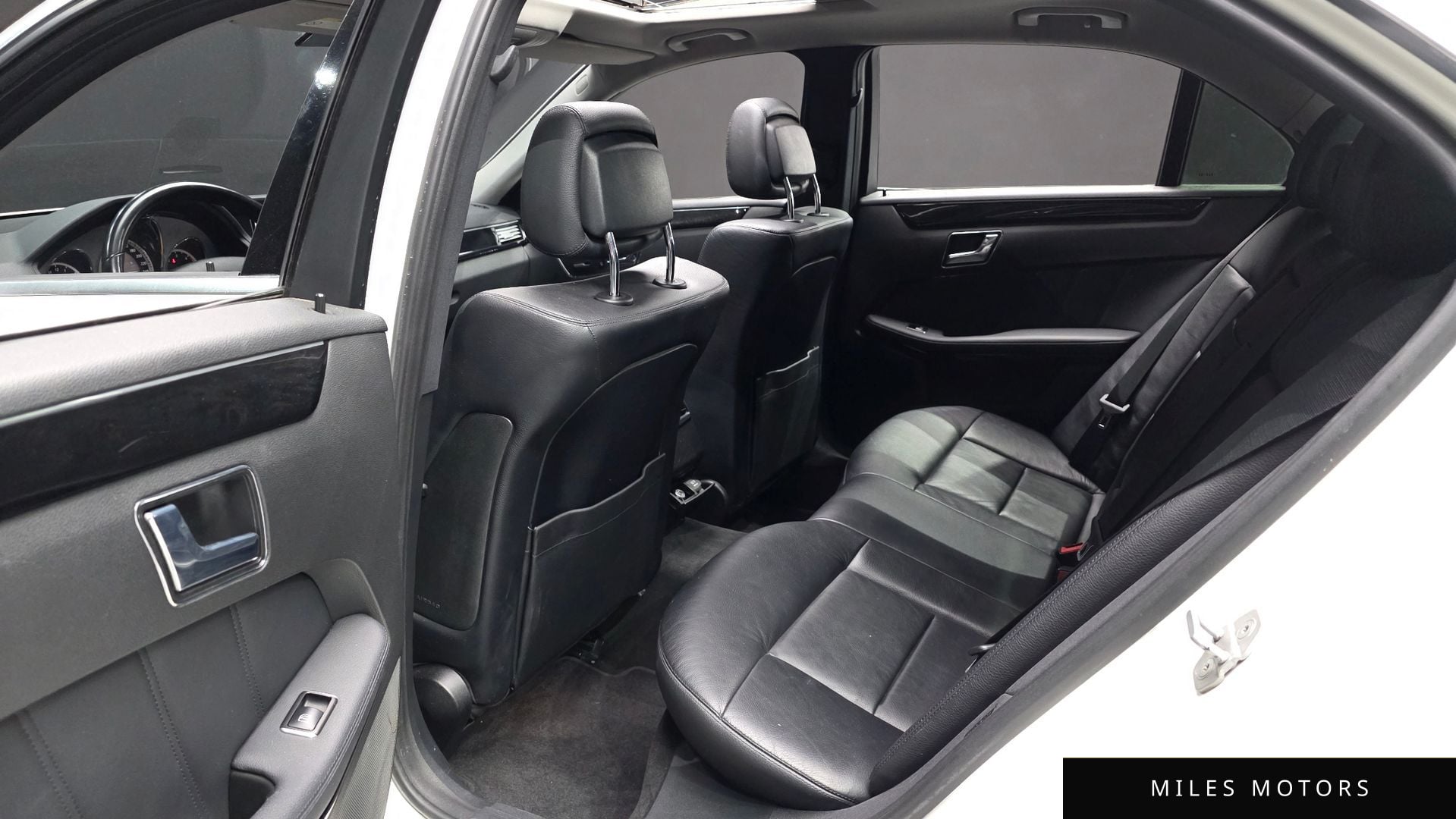Mercedes-Benz E-Class W212 2011 — миниатюра 12