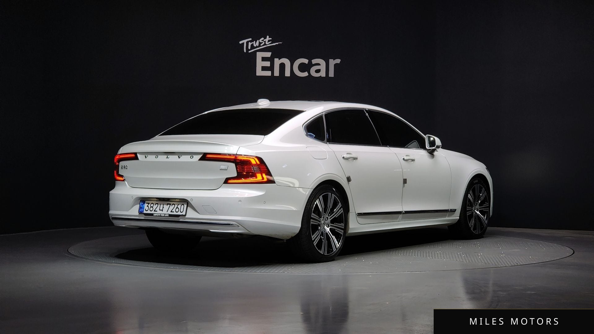 Volvo S90 2023 — миниатюра 2