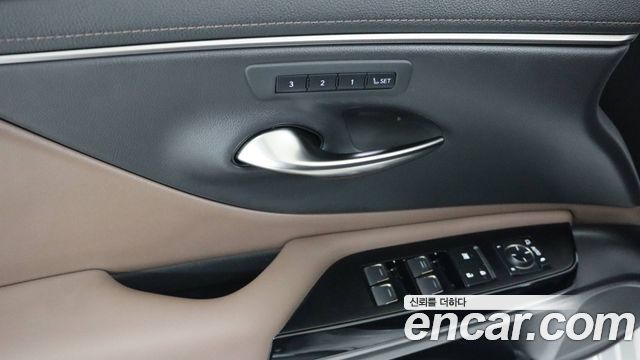 Лексус ES300h 2026 — миниатюра 16
