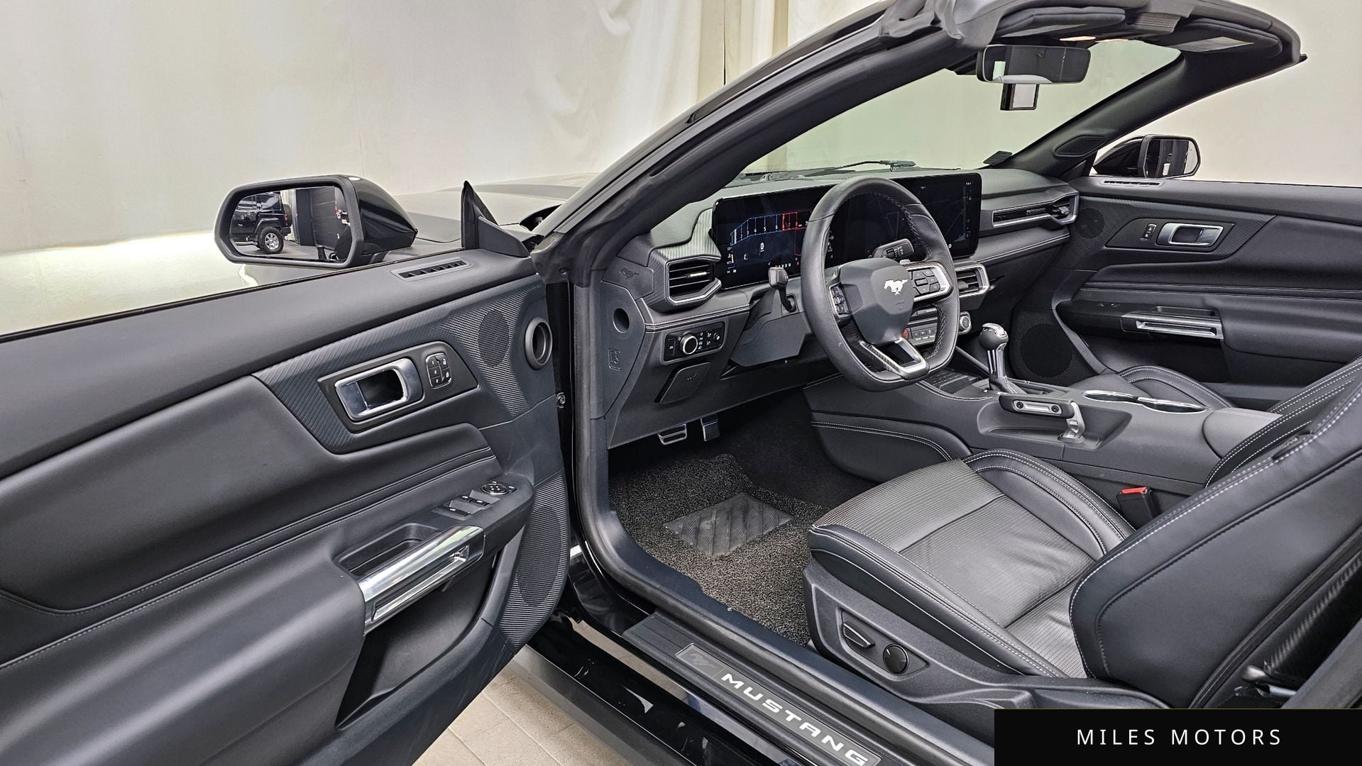 Ford Mustang 2024 — миниатюра 10