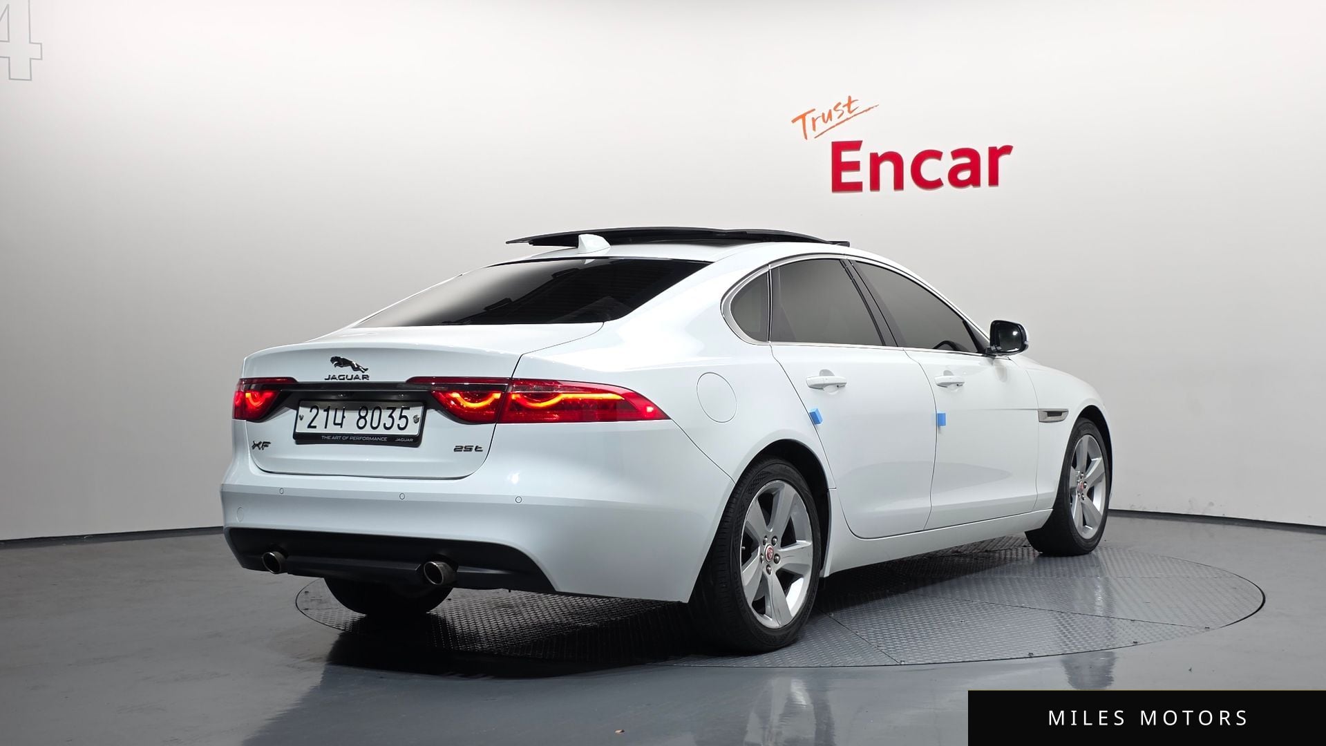 Jaguar XF (X260) 2018 — миниатюра 2