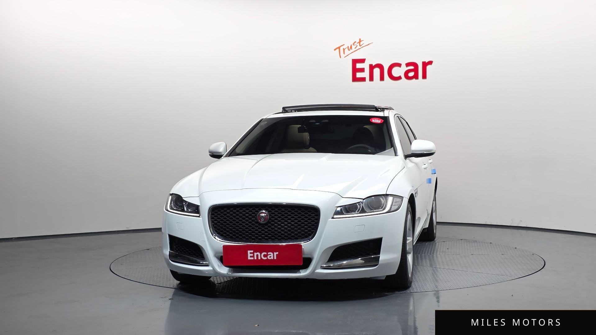 Jaguar XF (X260) 2018 — миниатюра 3