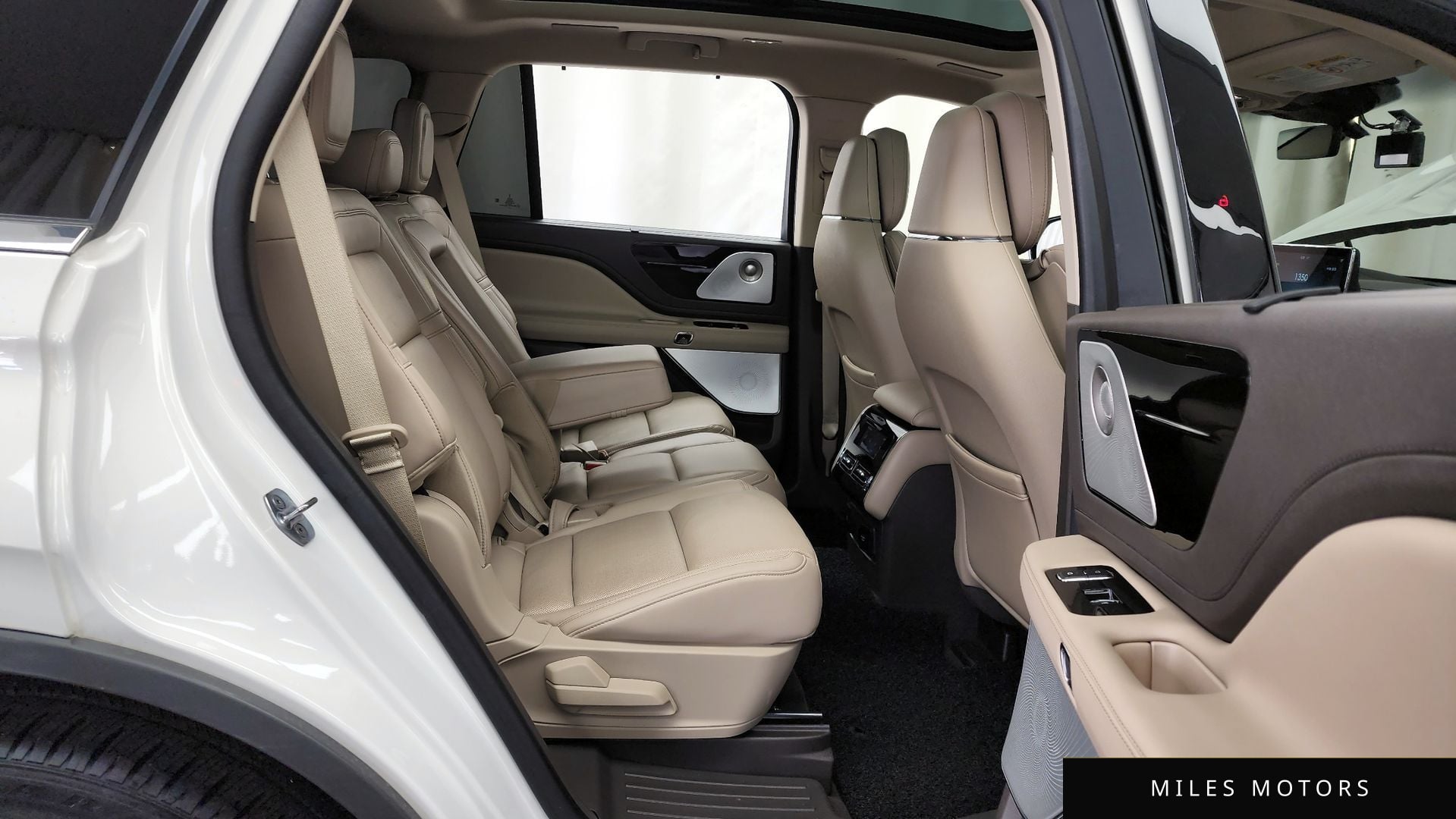 Lincoln Aviator 2023 — миниатюра 12