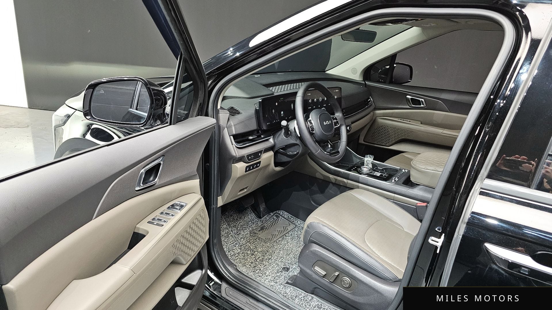 Kia Canival 2025 — миниатюра 10