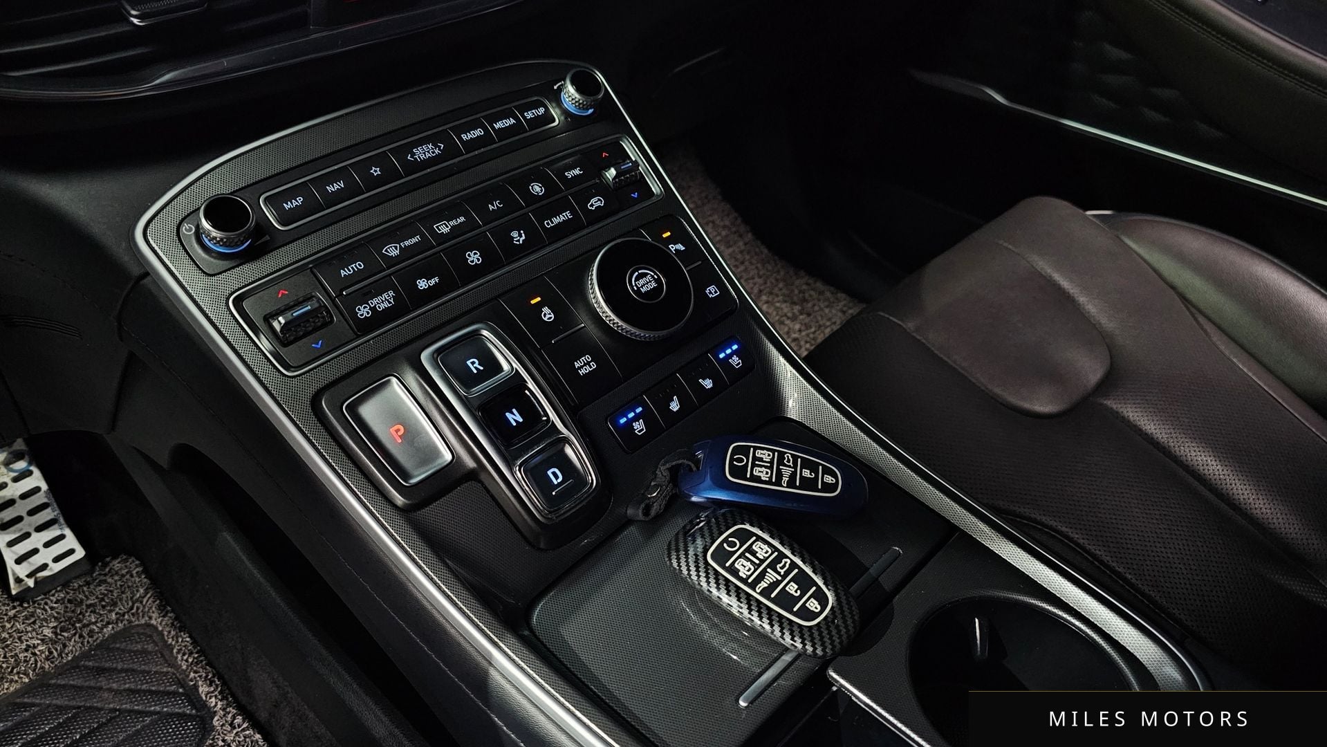 Hyundai Santafe 2022 — миниатюра 9