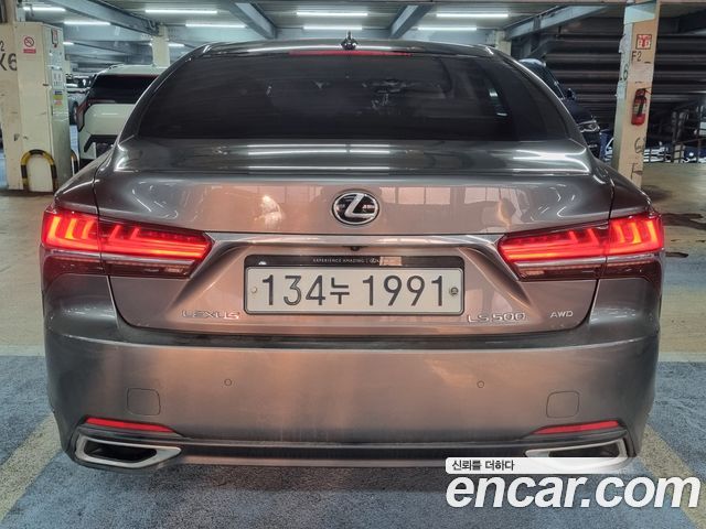 Лексус LS500 2020 — миниатюра 3
