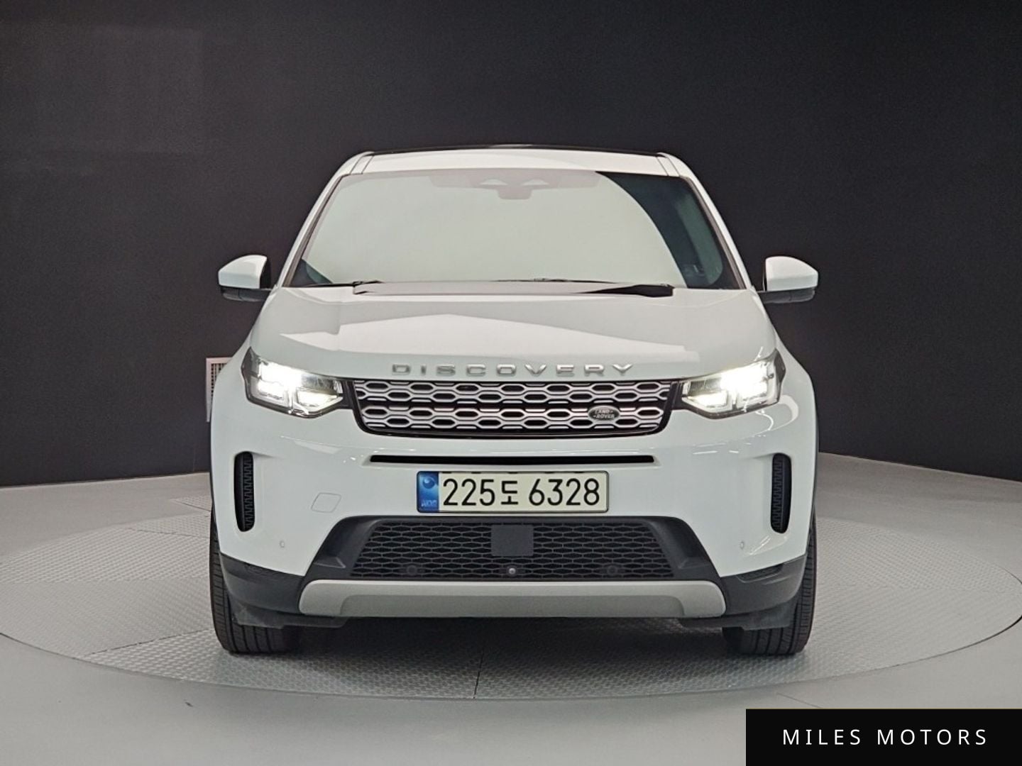 Land Rover Discovery Sport 2021 — фото 1 из 12