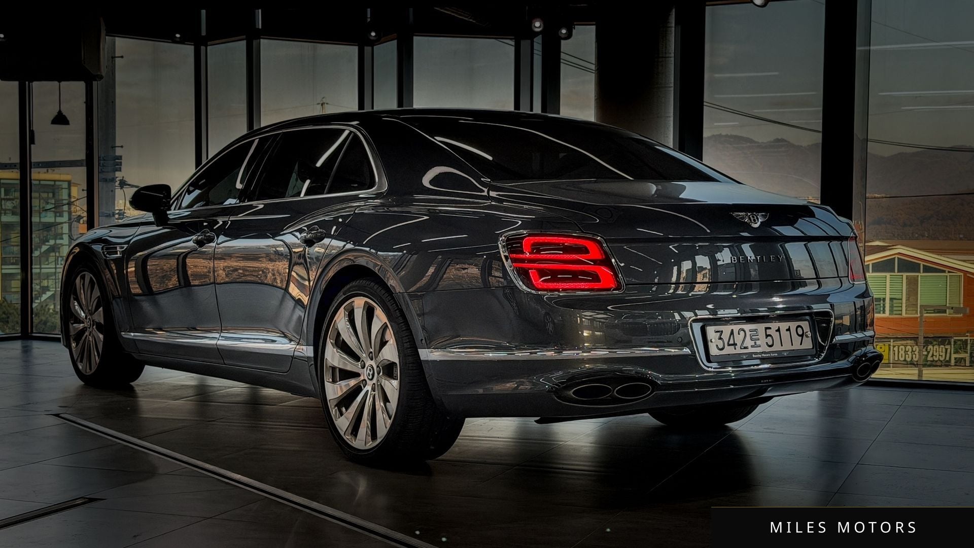 Bentley Flying Spur 2021 — миниатюра 4