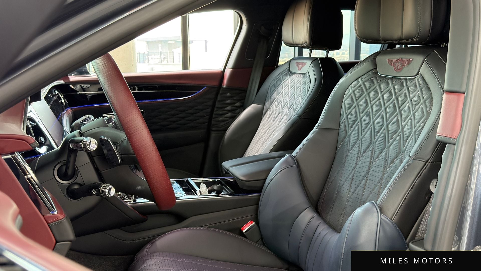 Bentley Flying Spur 2021 — миниатюра 7