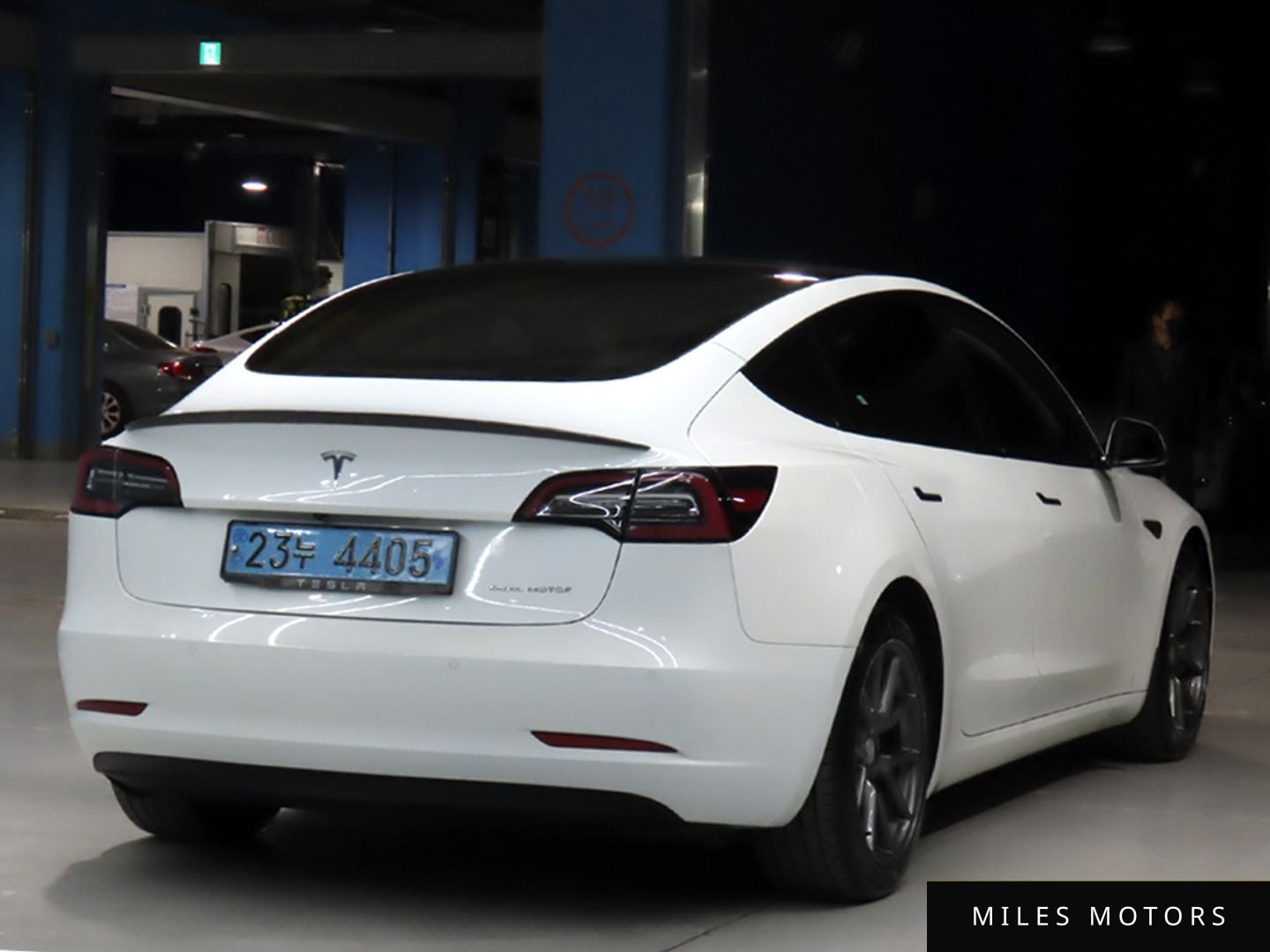 Tesla Model 3 2022 — миниатюра 4
