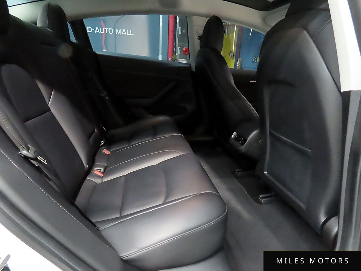 Tesla Model 3 2022 — миниатюра 9