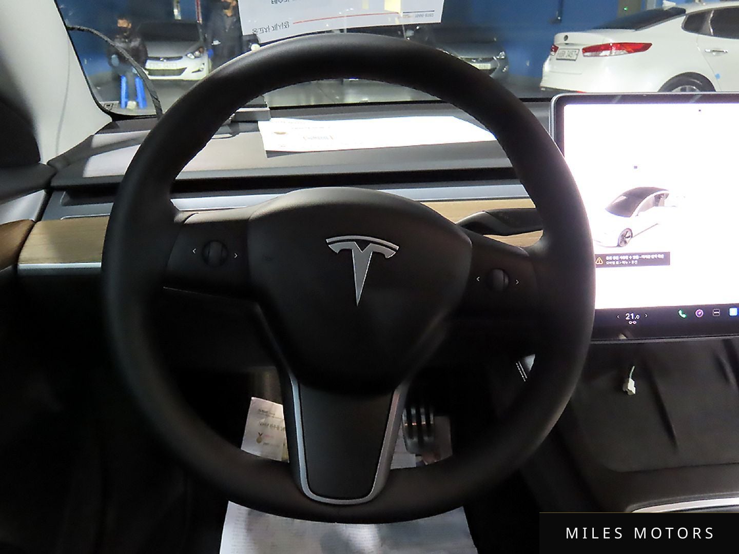 Tesla Model 3 2022 — миниатюра 11